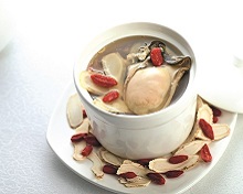 Double-boiled Oyster Soup with American Ginseng